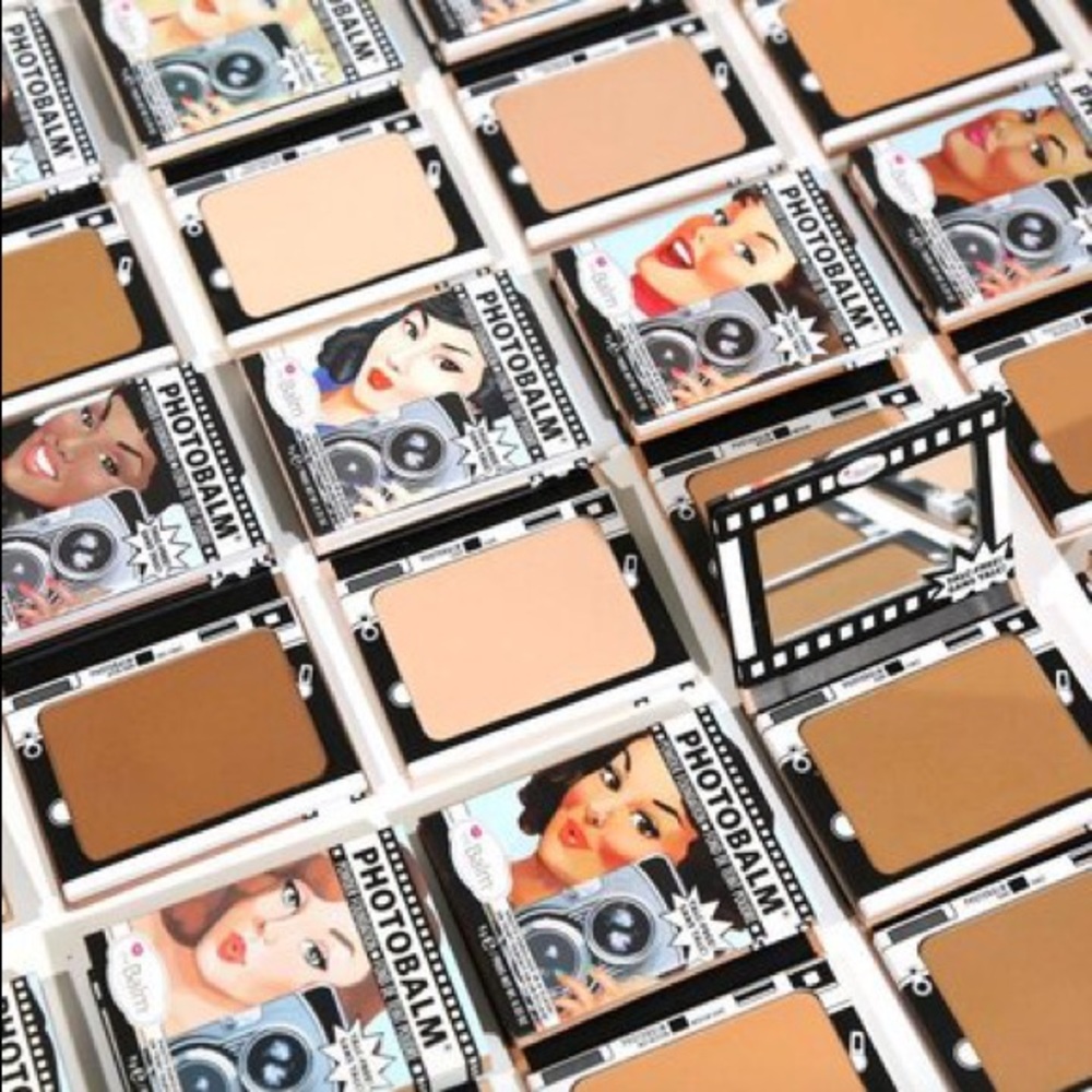 the Balm PHOTOBALM Powder Foundation LOT